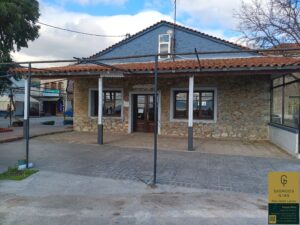 Ενοικιάζεται Κατάστημα στο Ντίπι Κόλπου Γέρας (3431)