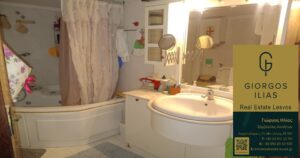 Πωλείται Τριώροφη Μονοκατοικία 220τ.μ. Καμάρες Μυτιλήνης (4348)